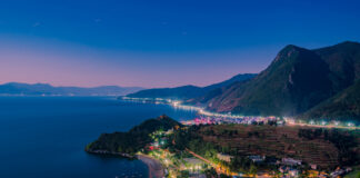 At the bottom of Fuxian Lake At the bottom of Fuxian Lake