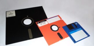 American nukes, floppy disks, and 40-year-old computers