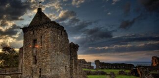The secrets of Medieval Castles Medieval Castles