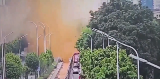 Poop exploded everywhere in China Poop exploded everywhere in China