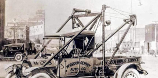 1913 Holmes Wrecker transformed roadside assistance 1915 Holmes Wrecker