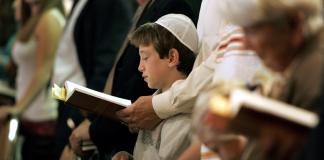 Yōm Kippūr (יוֹם כִּפּוּר) Have a meaningful fast Yom Kippur